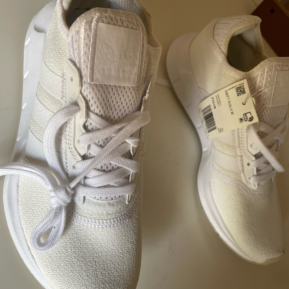 Adidas swift run women’s size 7
